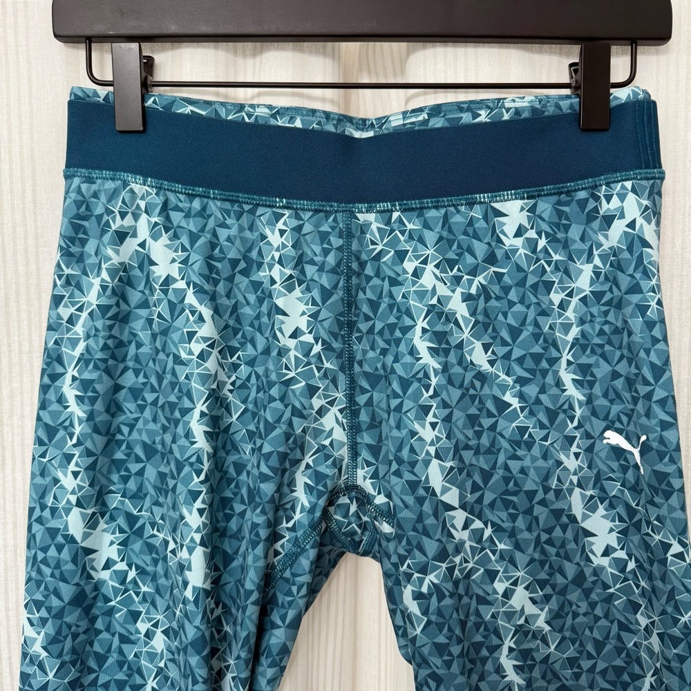 EUC🌸 Puma capri crop Dry Cell blue geometric print athletic leggings - Picture 3 of 7